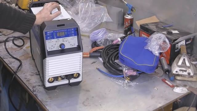 Сварочный аппарат Аврора. Распаковка. смотреть онлайн