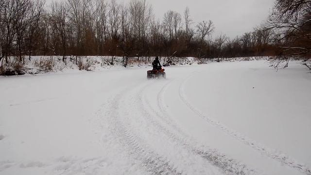 По тонкому льду на квадроциклах BRP !!! Провалился в грязь XMR 1000 !!! смотреть онлайн