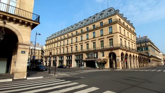 Trapped in Paris (alone) смотреть онлайн