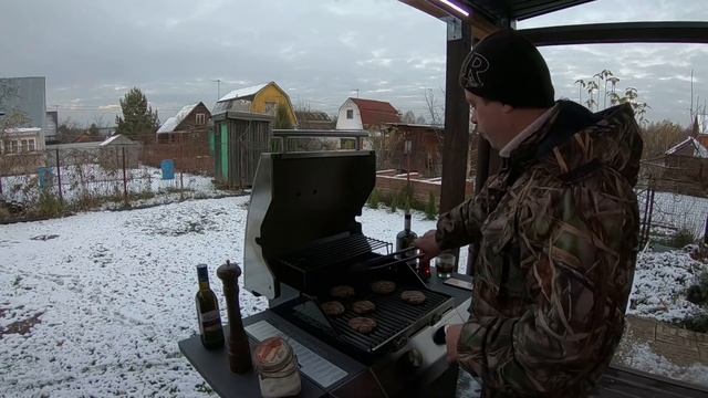 Готовим сами бургеры на гриле смотреть онлайн