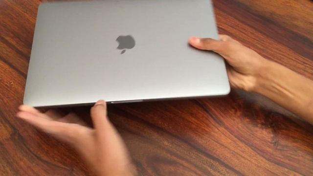 2016 Macbook pro with touch bar unboxing and sound demo (First in NZ) смотреть онлайн