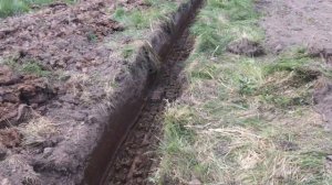 Осушаем участок,дренажная канава