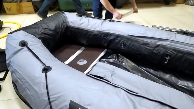 Обзор ПВХ лодки RiverBoats RB350(Киль) + краткая обучалка установки пола смотреть онлайн