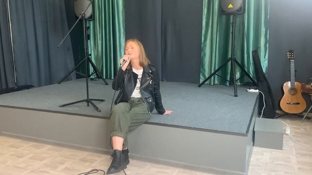 Рабочие моменты 08.08.21 Арина Севастьянова-Сигнал в пустоте(LOUNA) смотреть онлайн