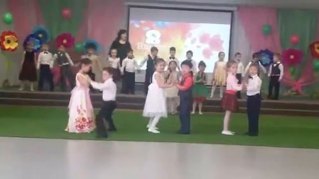 8 марта (школа ДАНА) смотреть онлайн