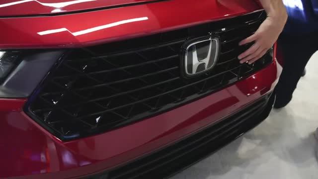 Новая Honda Accord переходит на цифровые технологии и в престижный класс! Обзор модели 2023 года