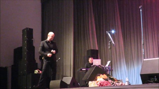 Методие Бужор "Dicitencello vuie" ("Скажите, девушки, подружке вашей"). Псков, 10.11.17 г. смотреть онлайн