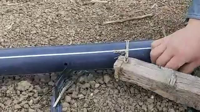 Приспособление для втыкания фитингов на капельном смотреть онлайн