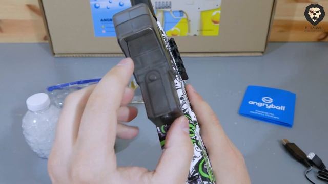 Гелевый пистолет-пулемет Angry Ball MP9 видео обзор 4k смотреть онлайн