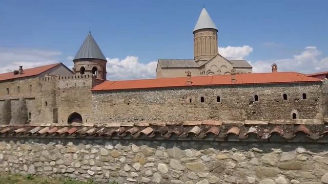 Монастырь Алаверди из окна машины... смотреть онлайн