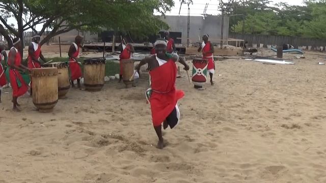 Burundi Drummers (Saga Plage - Bujumbura)