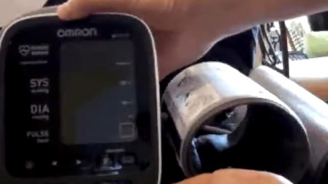 Omron 10 Plus Series Upper Arm Blood Pressure Monitor Specs Feature & Use! смотреть онлайн