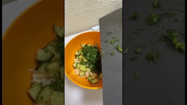 Традиционный рецепт полезного салата для сотрудников Центра косметологии Elitelle 🥗 смотреть онлайн