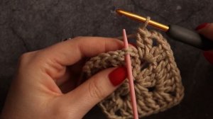 Вяжем квадрат крючком | Два простых способа