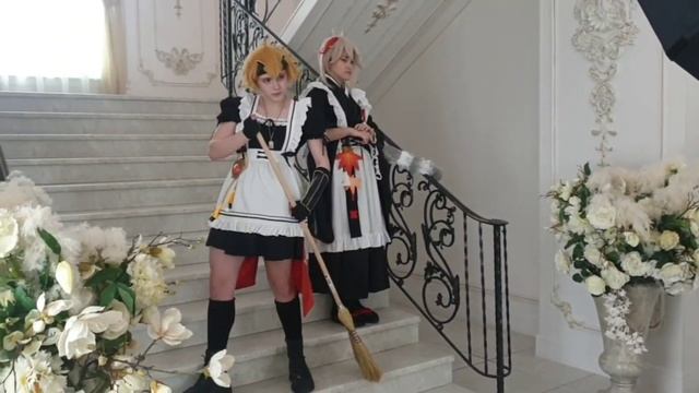 БОЛЬШОЙ ФОТОСЕТ В ПЛАТЬЯХ ГОРНИЧНЫХ ГЕНШИН| Мальчики-горничные genshin impact cosplay| maid au смотреть онлайн