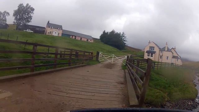 Glen Tilt 2015: "a stag is just a cow in a tube". смотреть онлайн