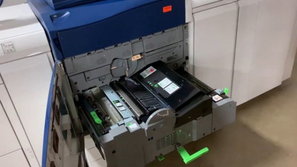 XEROX VERSANT 80 - Low meter - External EX fiery - Bookletmaker - Oversized feeder