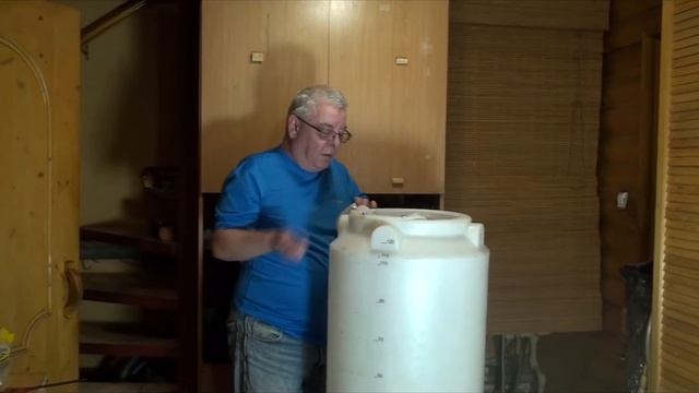 Обзор бюджетного варианта пластикого ЦКТ 120 литров.