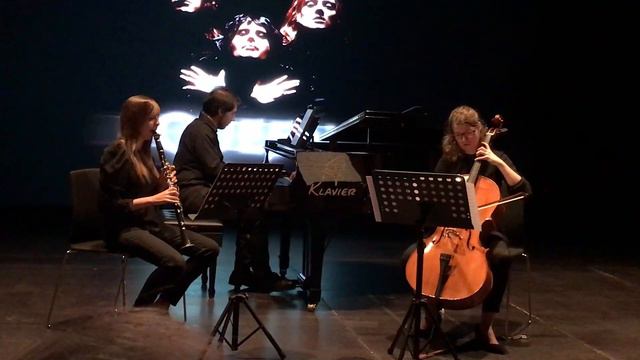 QUEEN смотреть онлайн