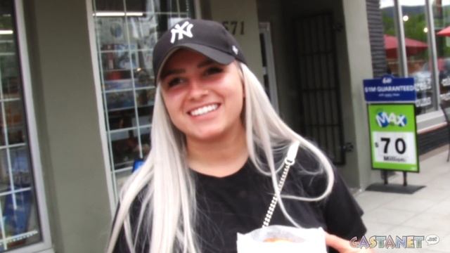 E scooters stay or go? смотреть онлайн