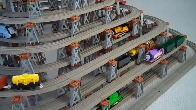 Giant Trackmaster PYRAMID 11 Track Thomas The Train Kids Toy Train Set