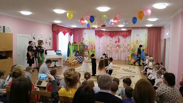 Утреник в саду. Кукарача смотреть онлайн