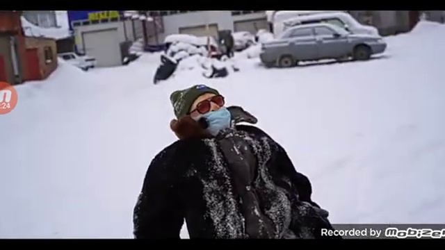 старшим надо помогать смотреть онлайн