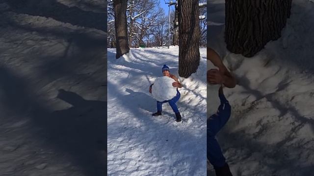 ПОДНЯЛ 300 кг! САМЫЙ СИЛЬНЫЙ ЧЕЛОВЕК САРАТОВА! смотреть онлайн