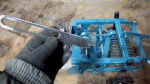 установка гидромотора на картофелекопалку.