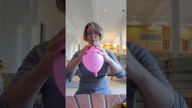 Use a balloon and ping pong ball to show how the cervix thins and dilates during labor смотреть онлайн
