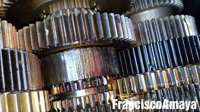 Freightliner Cascadia 10 speed eaton transmission broken low oil level noise broken gears смотреть онлайн