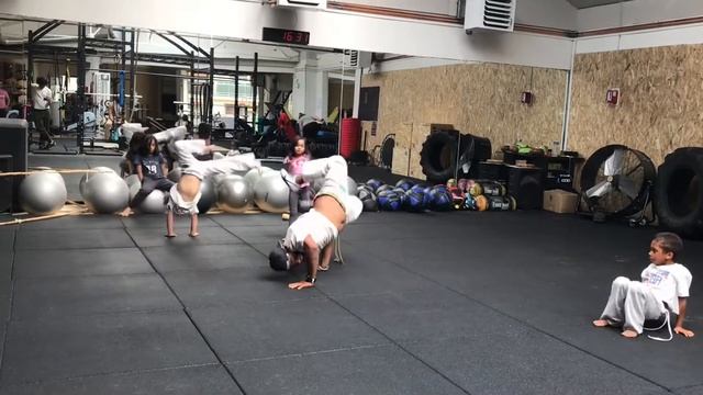 STAY FIT - CAPOEIRA 23/05/2018 - stayfit.fr // Bourg-la-Reine смотреть онлайн
