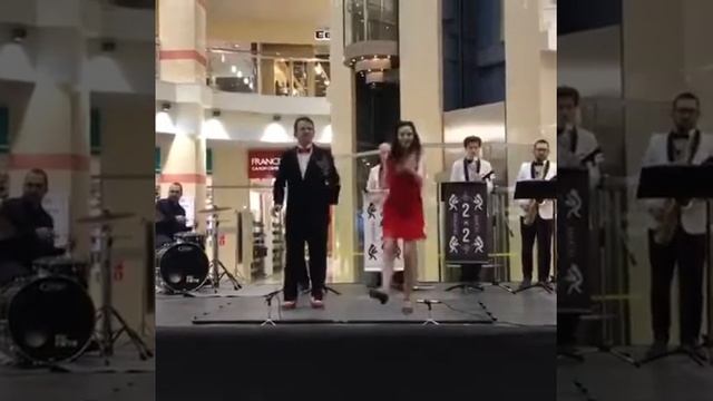 In the mood kontinent Яна Космачева и Евгений Лагранский и Саксофон-квартет 2/2 смотреть онлайн