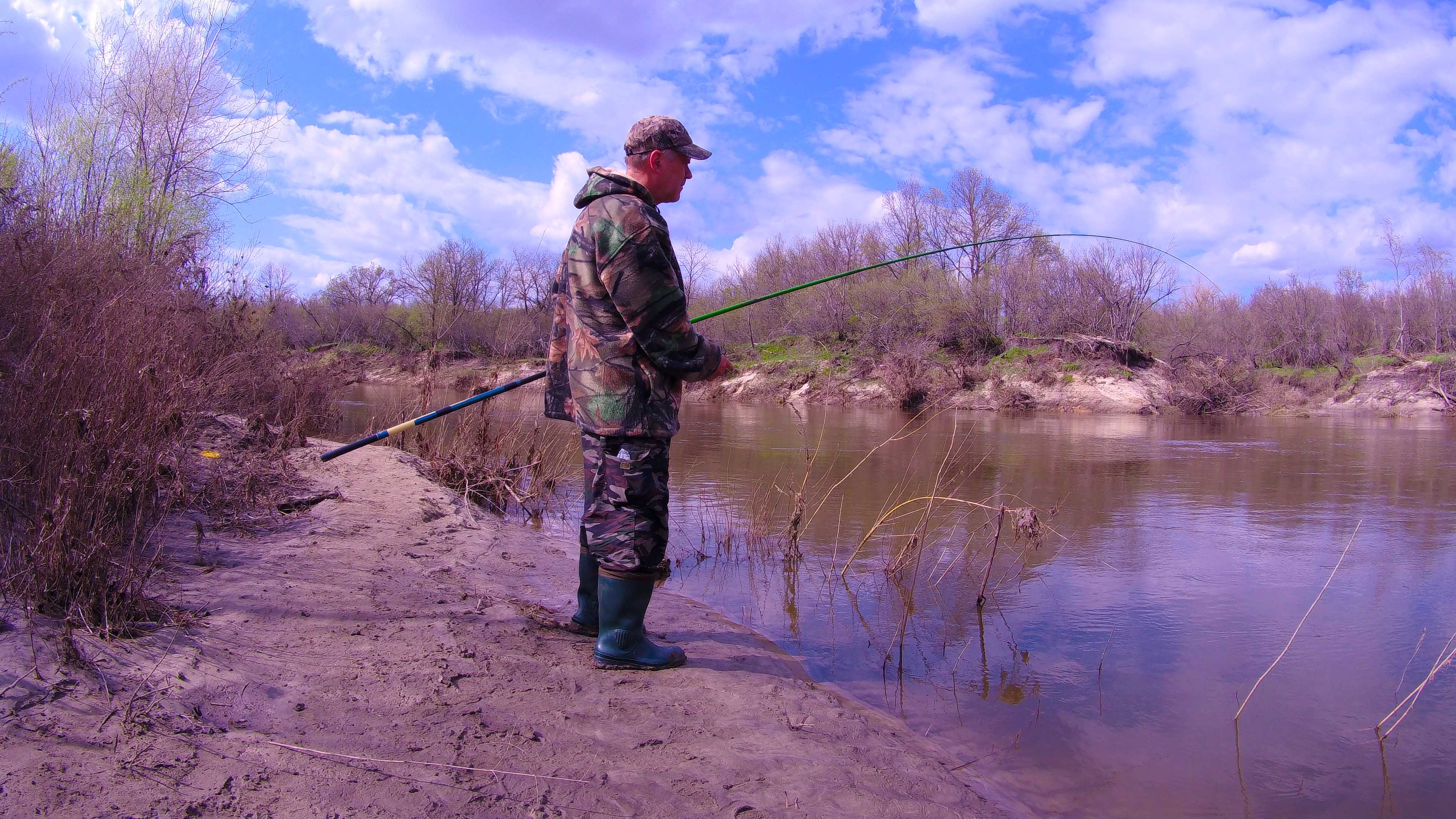 Рыбалка в конце апреля 2022 на реке смотреть онлайн