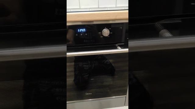 Духовка Midea. Приготовление курицы в духовке. Midea oven. Cooking chicken in the oven. смотреть онлайн
