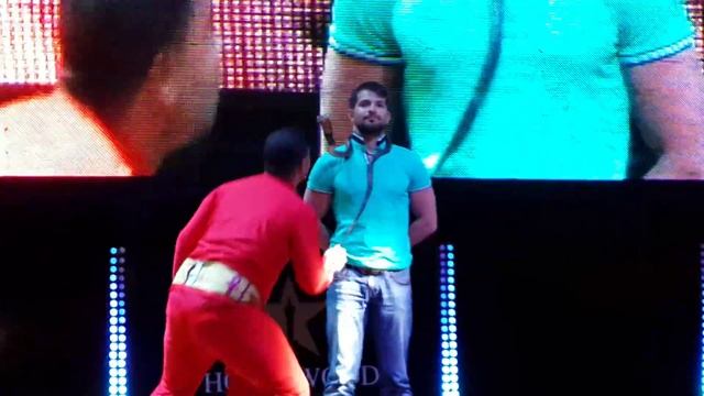 Кобра на шее. смотреть онлайн