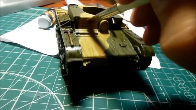 Стендовый моделизм. Сборка советского лёгкого танка Т-26. Часть 3 Покраска. Масляные точки смотреть онлайн