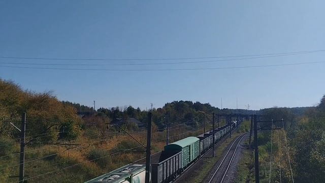 Электровоз ВЛ11М-615А/614(ТЧЭ-1) и тепловоз ЧМЭ3-6166(ТЧЭ-27) с грузовым поездом смотреть онлайн