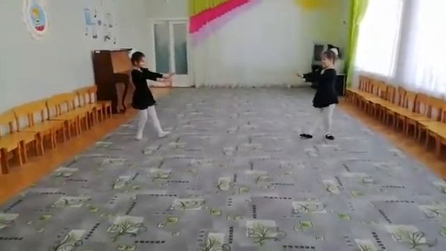 Танец Топ топ МБДОУ 12 музыкальный руководитель Попова Л.А.г.Красноармейск Саратовский область смотреть онлайн
