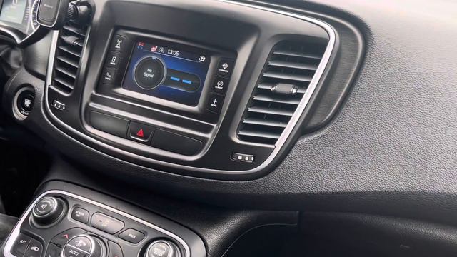 ОБЗОР на Chrysler 200!! Покатались на машине и сделали очень интересный обзор!! смотреть онлайн