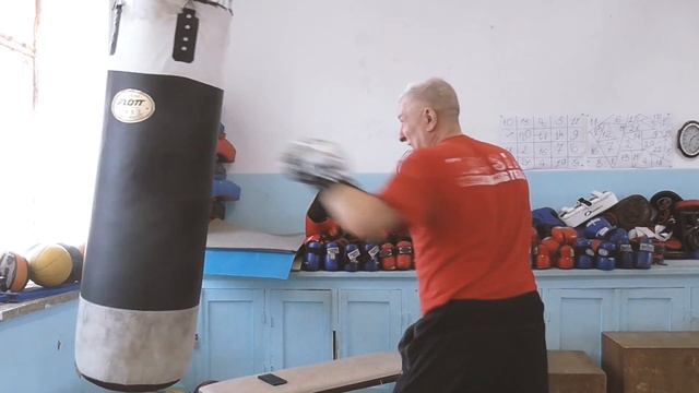 Интервальная работа на мешках, выработка выносливости. смотреть онлайн