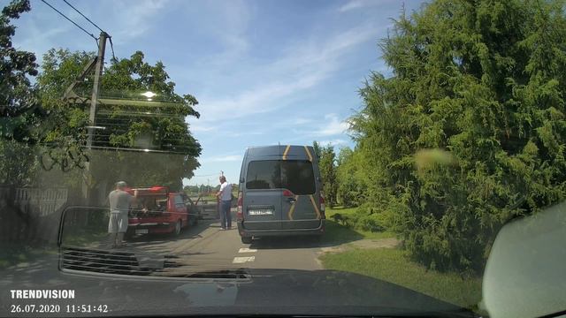 На пляж в багажнике - To the beach in the trunk. Belarus Kobrin смотреть онлайн