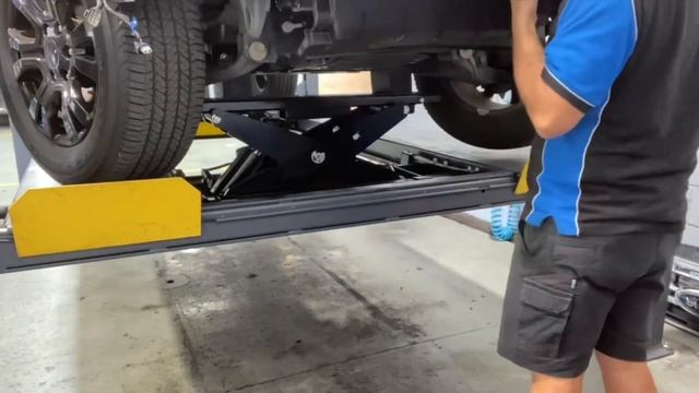 Ford Ranger - nudge bar installation [ Mechanic life ] смотреть онлайн