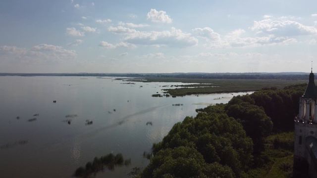 Ростов Великий съемка с дрона озеро, церковь смотреть онлайн