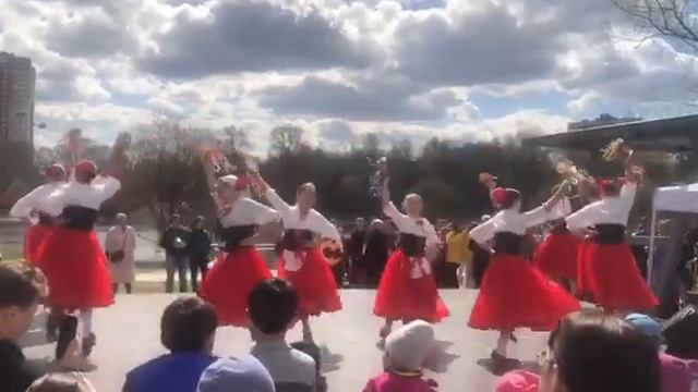 Итальянский танец "Тарантелла" смотреть онлайн