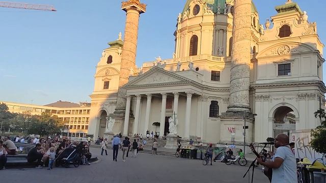 Wien #Karlsplatz #Karlskirche смотреть онлайн
