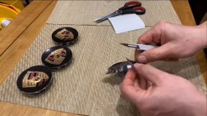 Как обклеить колпачки дисков Porsche в черный хром за 5 минут дешева