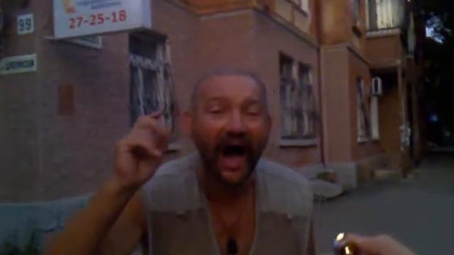 Он как Фредди Меркюри, но живой смотреть онлайн