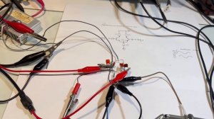 Дифференциальный усилитель.Он не усилит два сигнала,тогда что же?