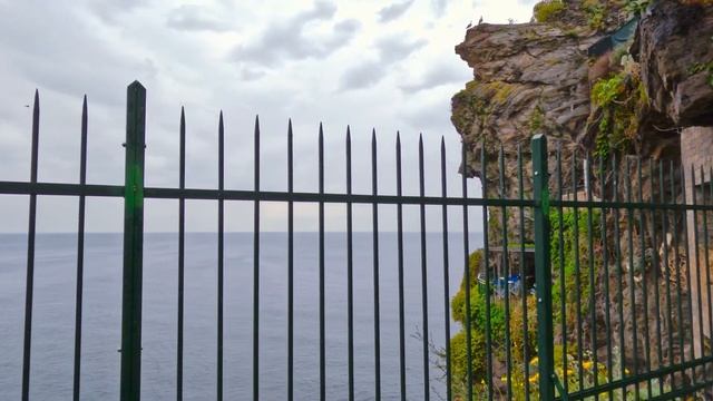 Cinque Terre, Italy - Walking tour 4k - Vernazza HDR смотреть онлайн